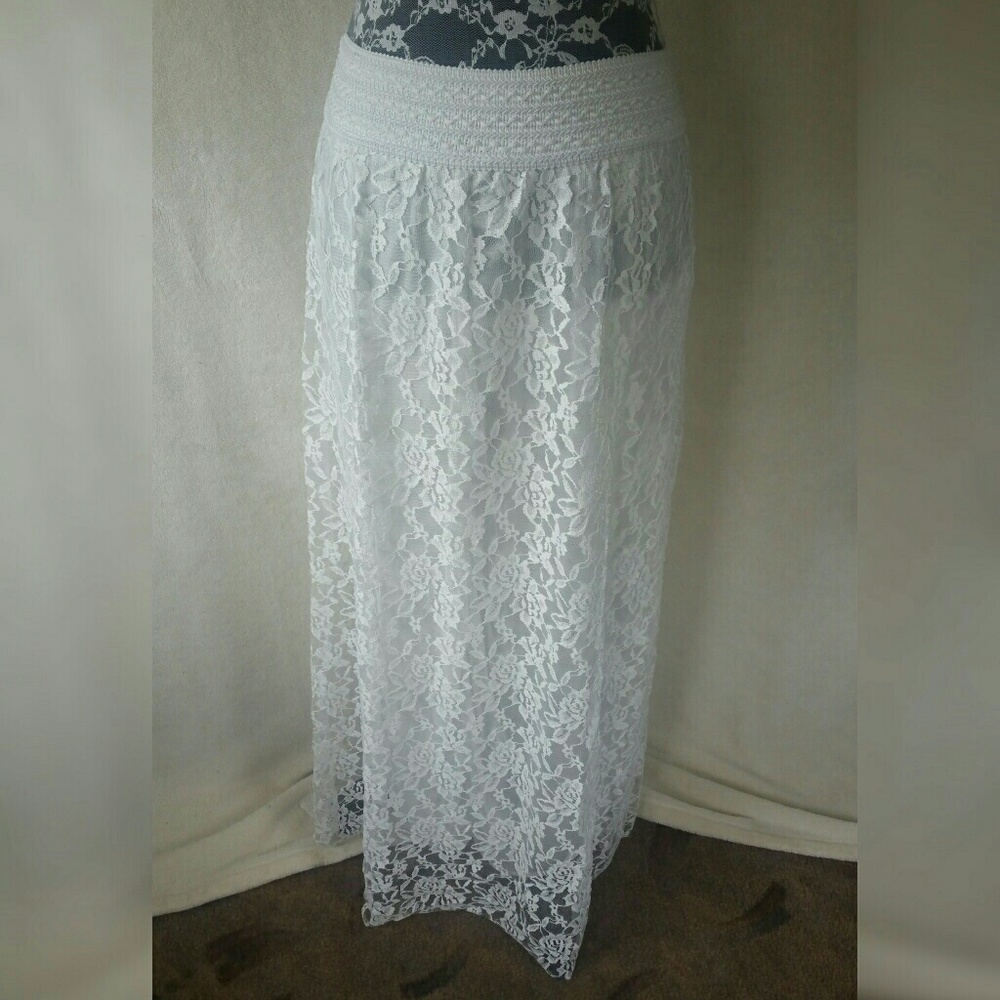 ⚡️Sale!⚡️ White Lace Maxi Skirt - Picture 3 of 3