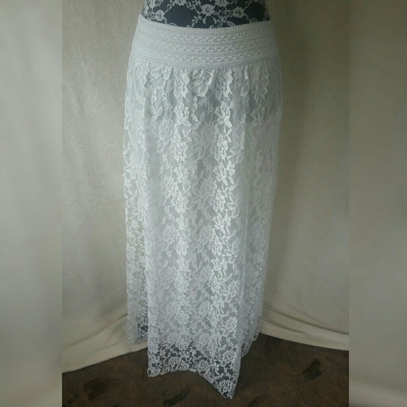 ⚡️Sale!⚡️ White Lace Maxi Skirt - Picture 3 of 3