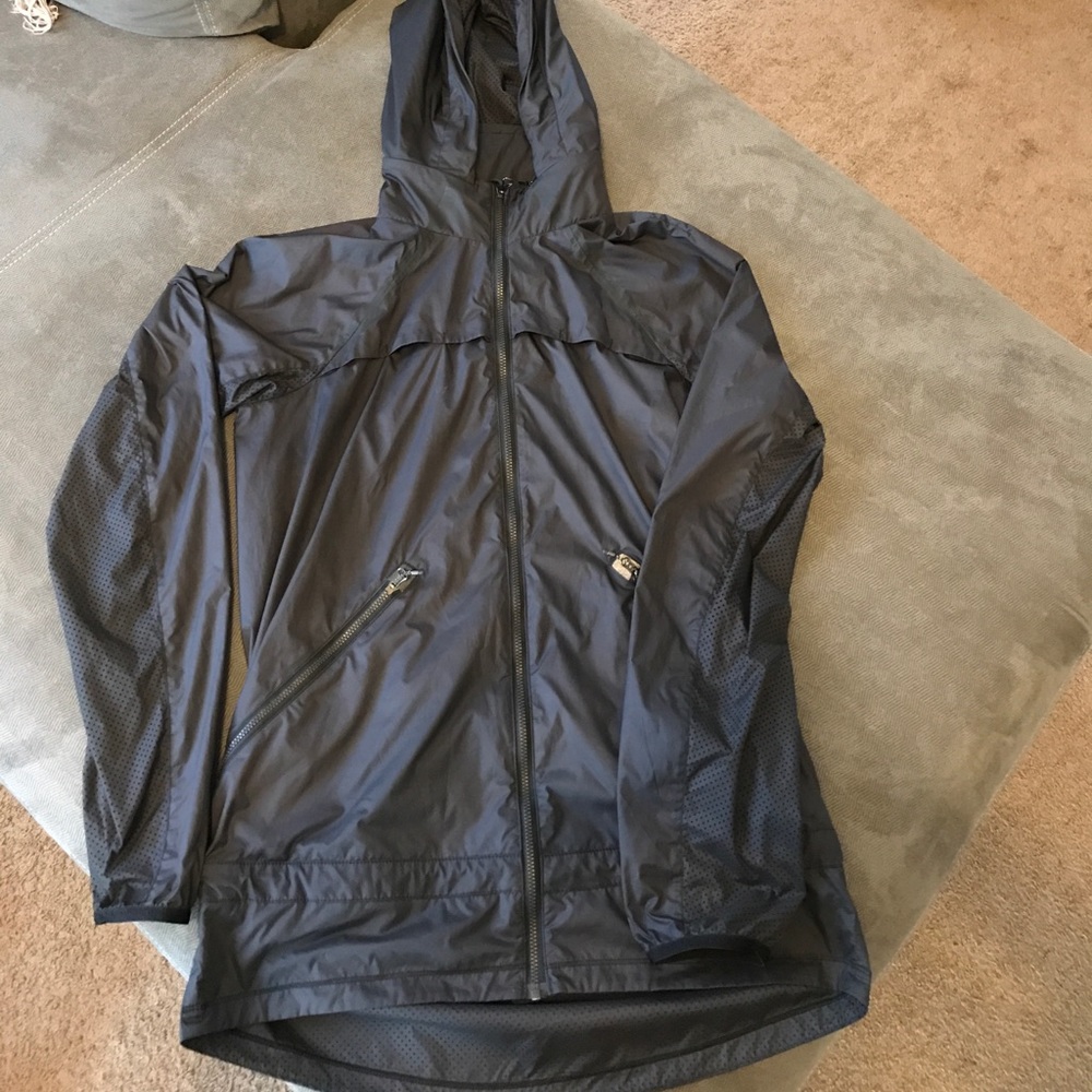 Lululemon Miss Misty Windbreaker/rain jacket sz: 6