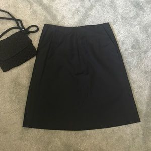 BANANA REPUBLIC Black Stretch Skirt with Pockets