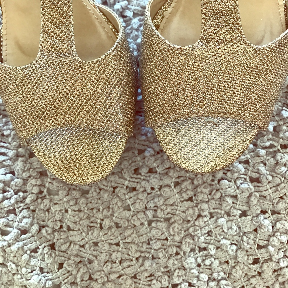 Fun gold wedges!