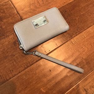 Michael Kors wristlet/ wallet