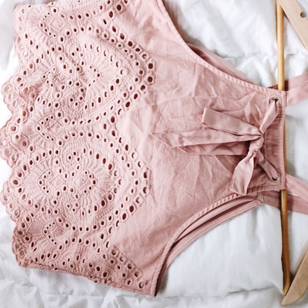 Abercrombie & Fitch dusty rose scalloped tank