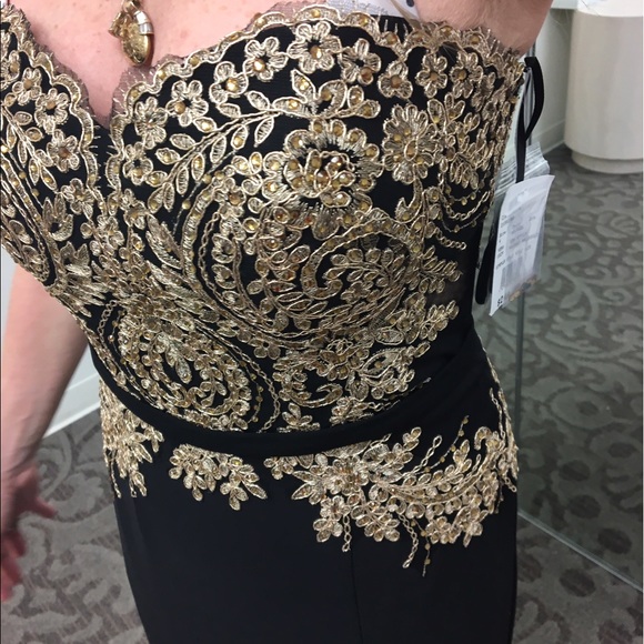 Dress - Picture 3 of 4