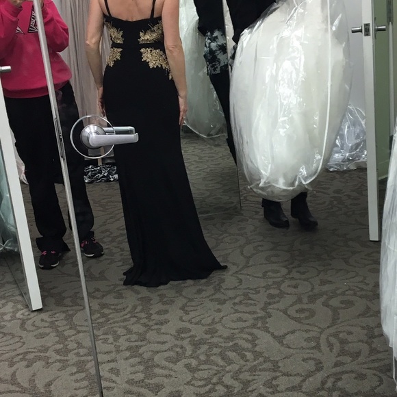 Dress - Picture 4 of 4