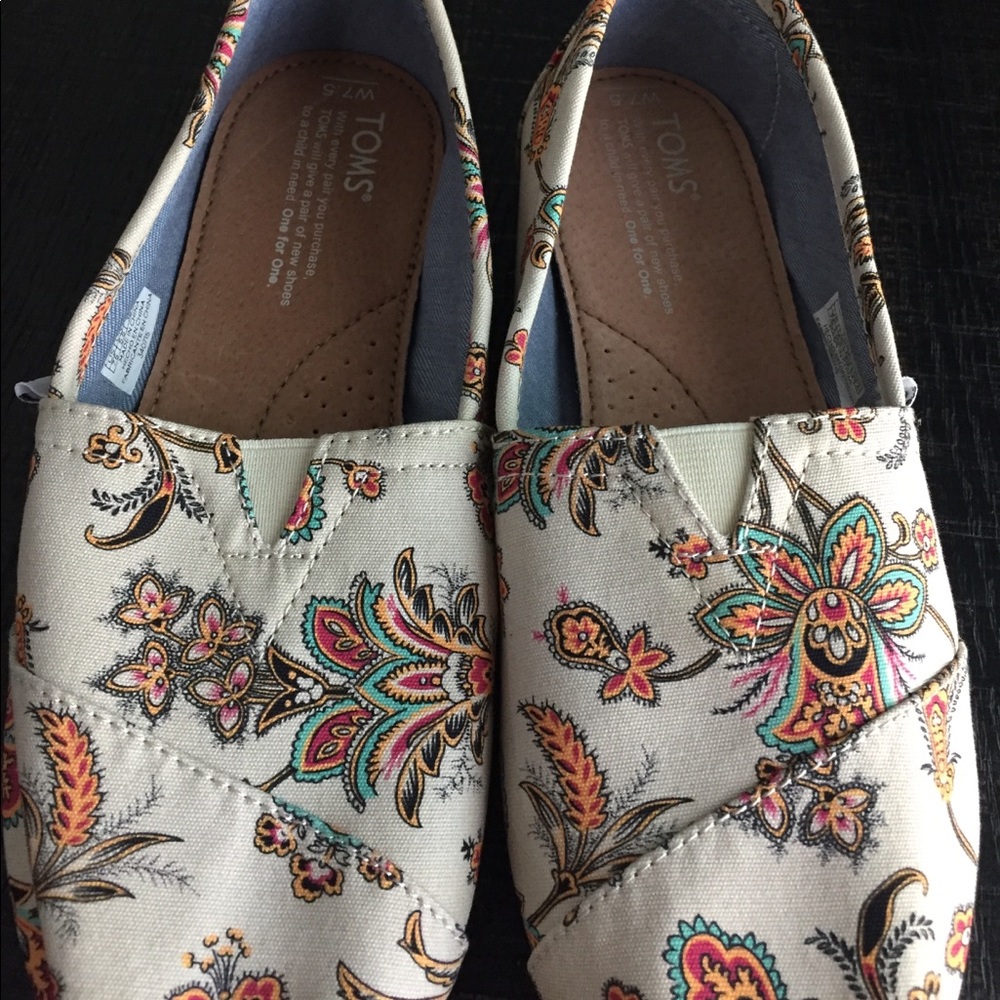 New TOMS floral print classics