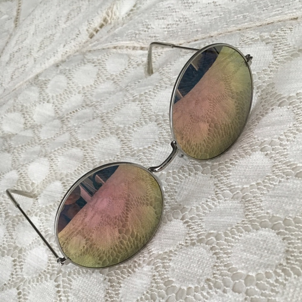 Quay Round Sunglasses