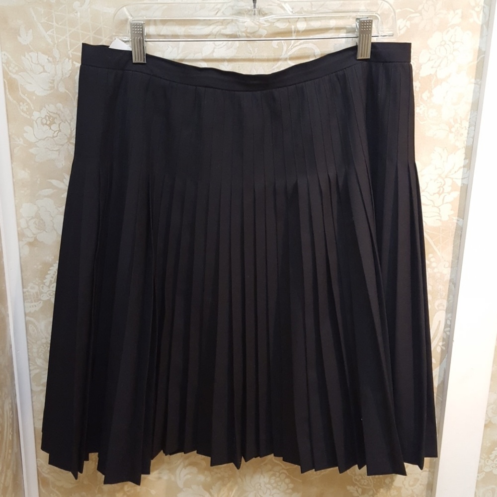 Brooks Brothers Black Pleated Skirt