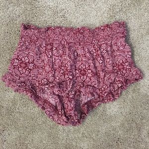 Brandy Melville flowy shorts. In great condition!