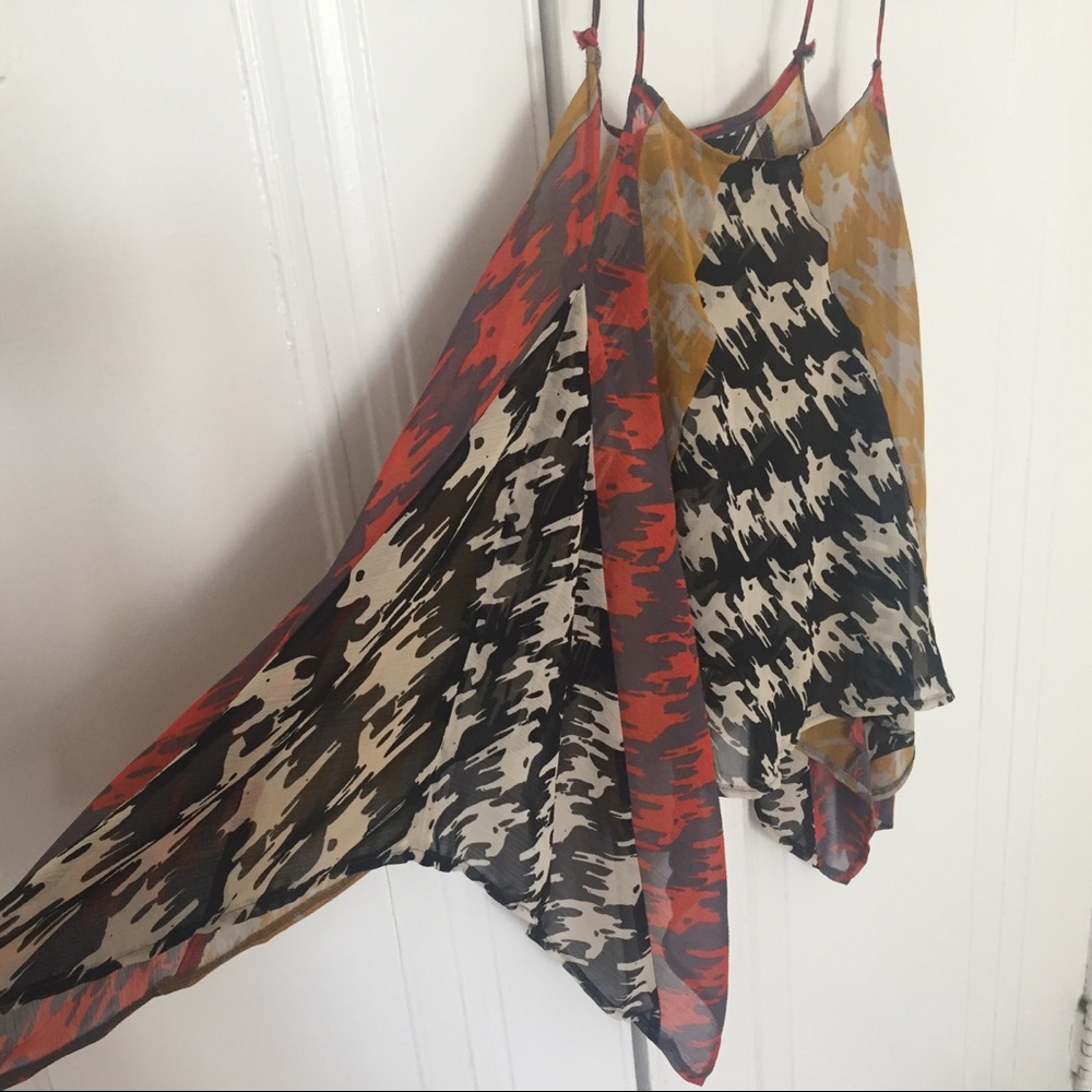 Breezy summer shell in multi-colored houndstooth