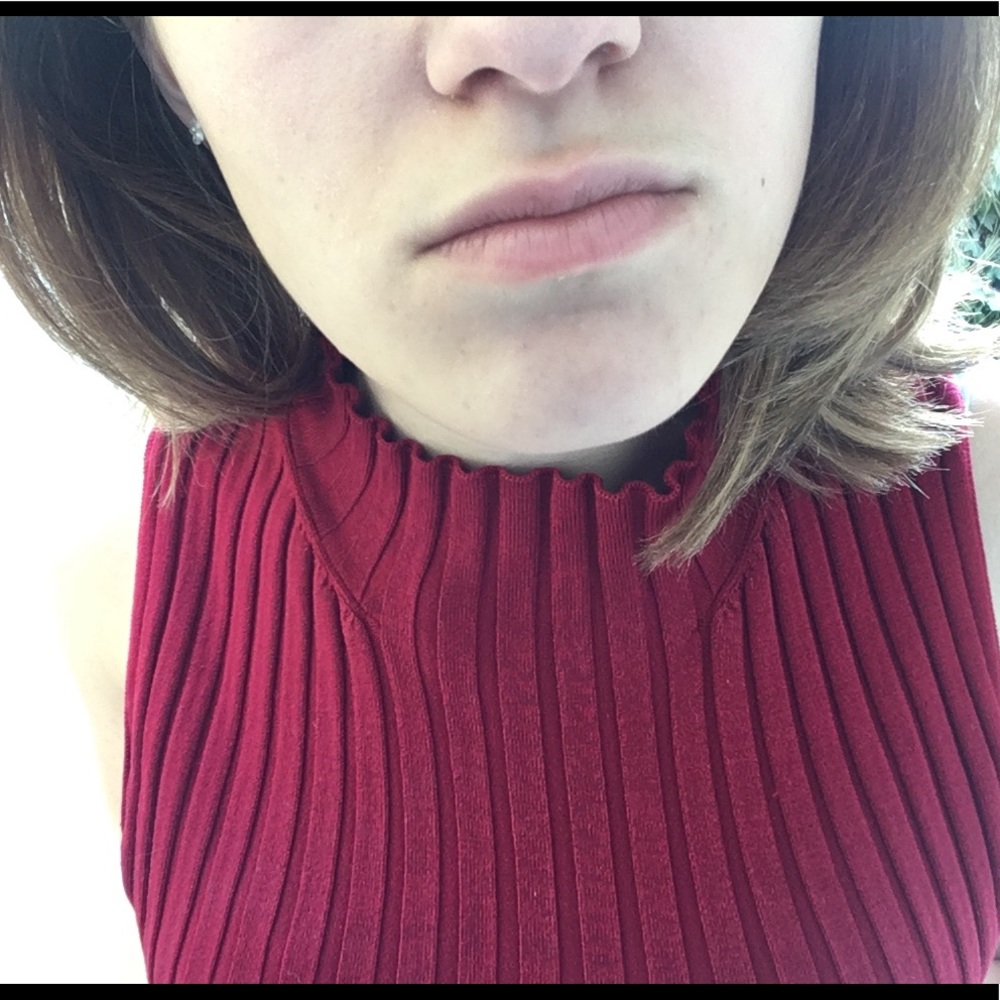 ribbed sleeveless mock neck