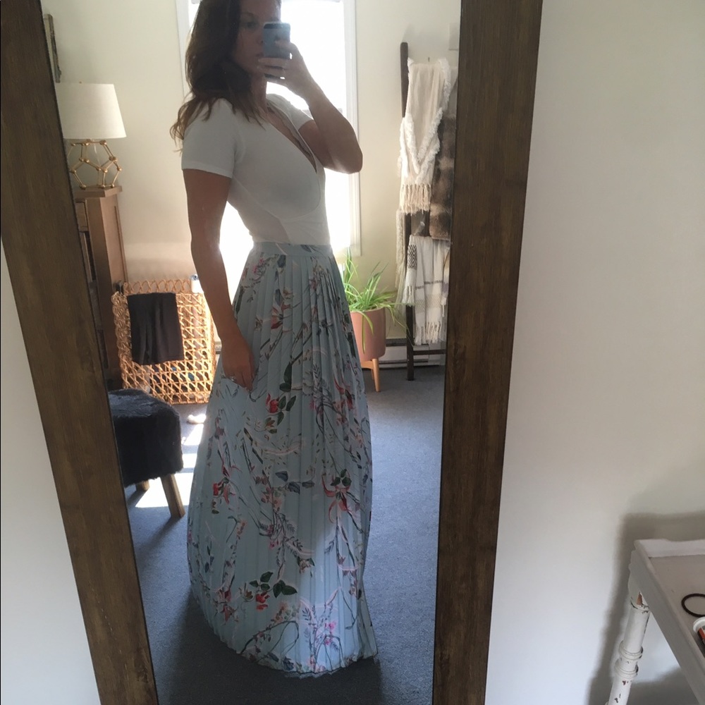 Bebe maxi floral print skirt