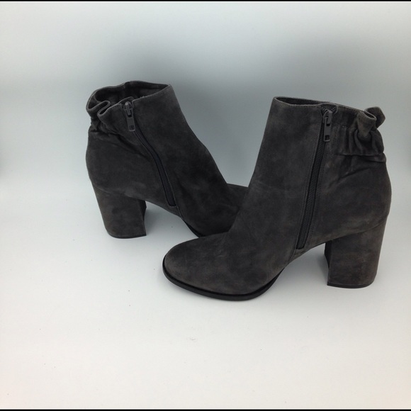 Arturo Chiang Rakel Gathred Ankle Boot - Picture 3 of 7