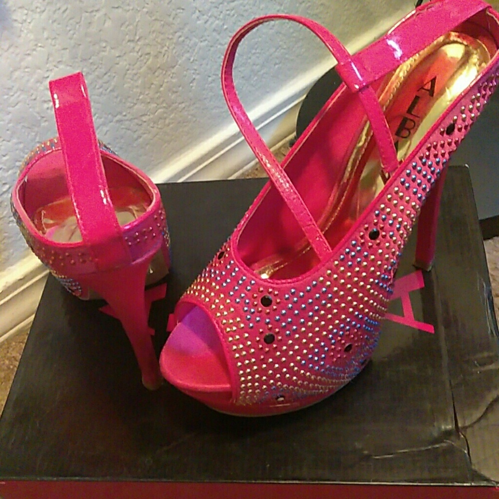 Pink multi colored high fashion shoes