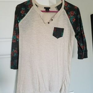 Darling floral raglan tee