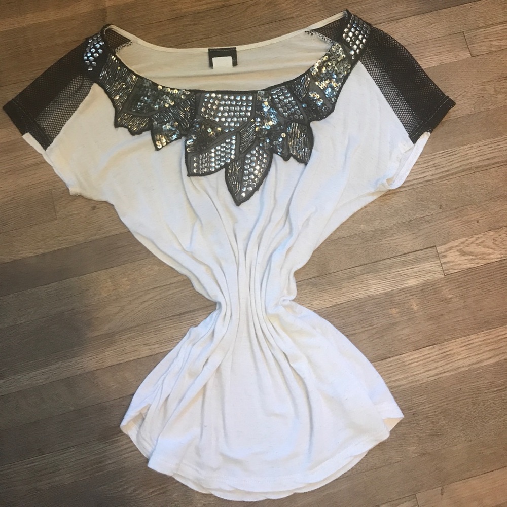 Day trip top with mesh sleeve