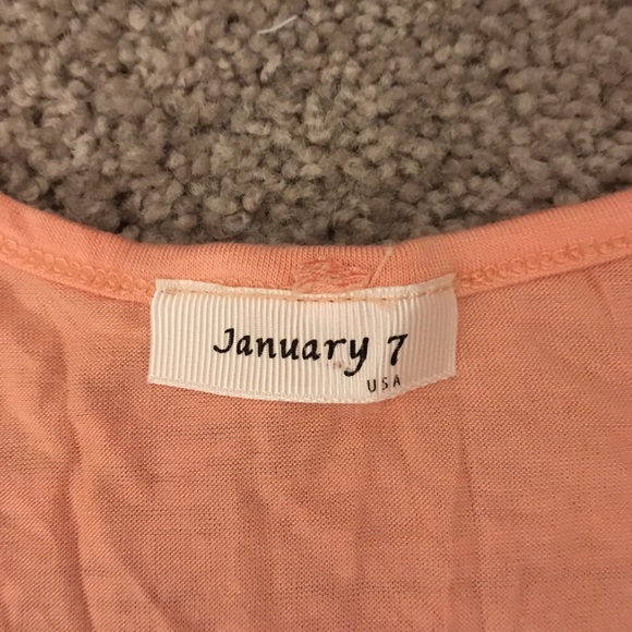 Cute peach lace tiered crop top - Picture 2 of 2