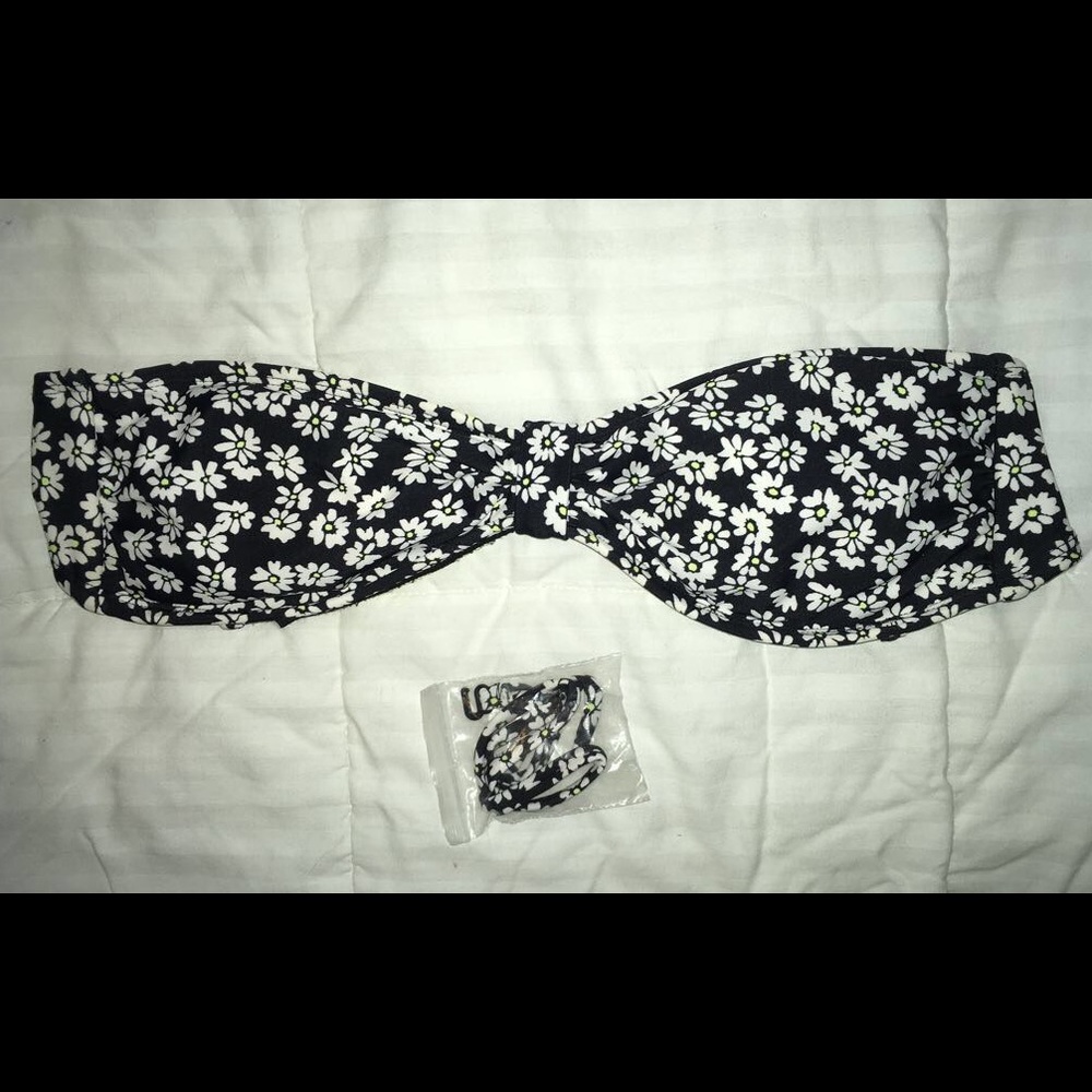 Forever 21 Daisy Bandeau swim top