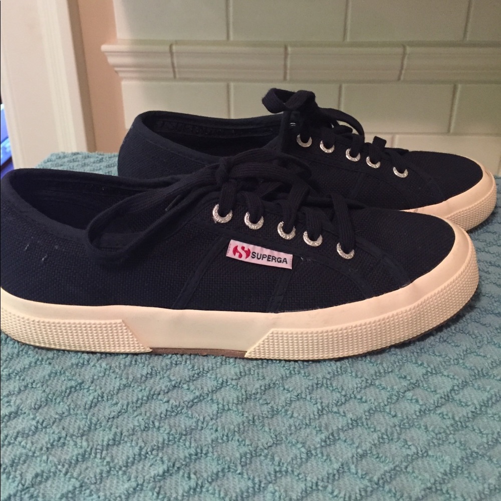 Superga navy tennis shoes
