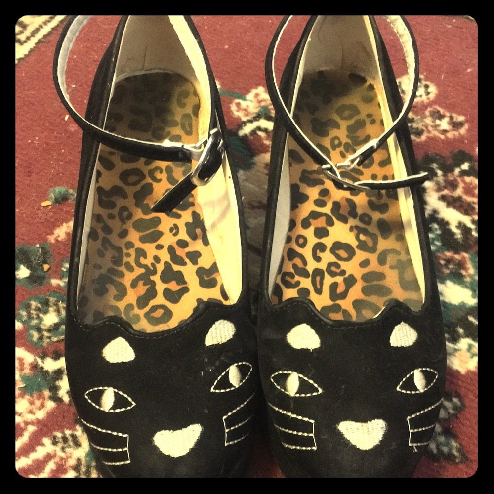 Cute cat shoes