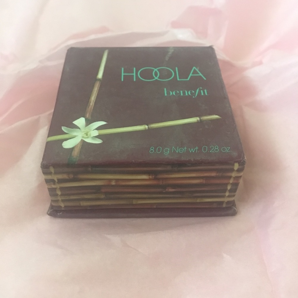 HOOLA- Full Sized Bronzer by Benefit