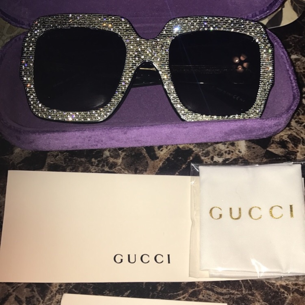 GUCCI SUNGLASSES