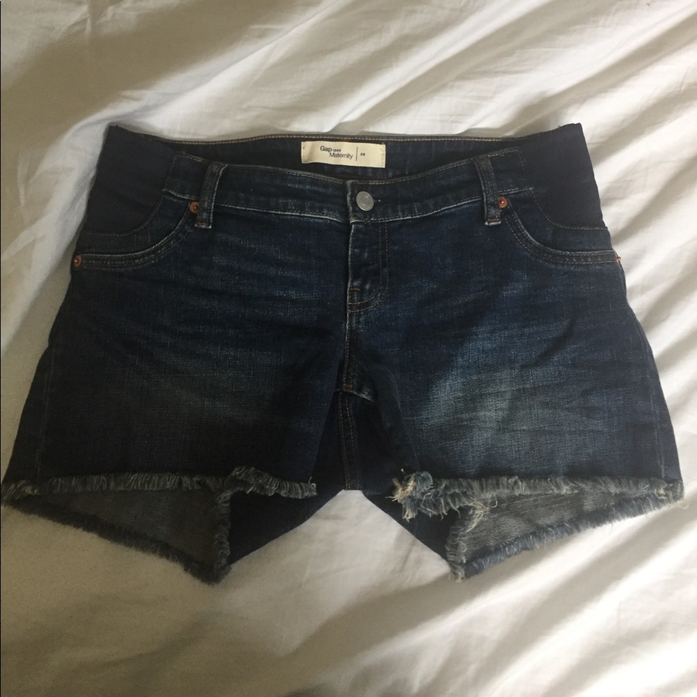 Gap maternity shorts!