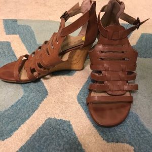 Kenneth Cole Reaction brown wedges