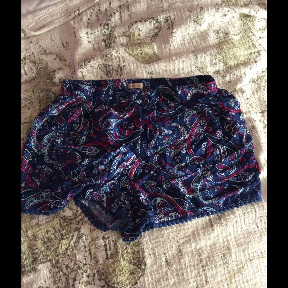 Flowy cute hollister bottoms