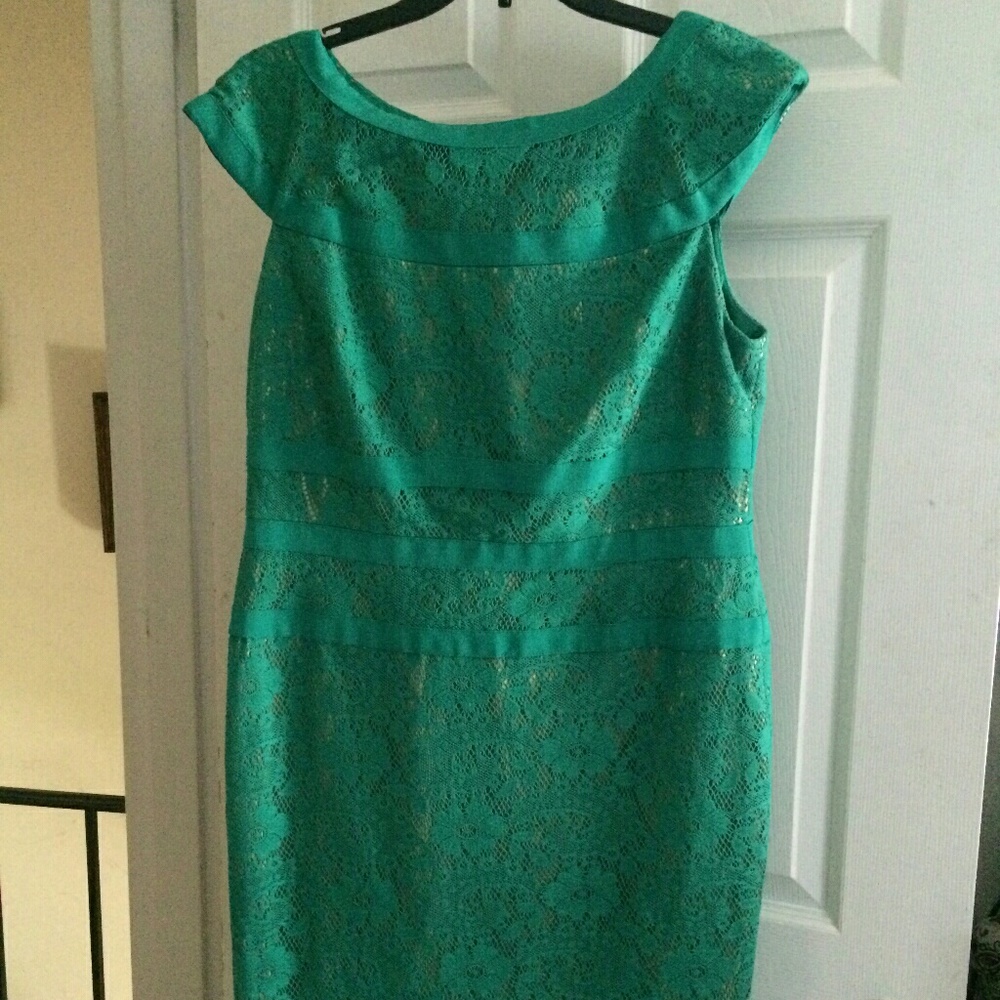 Green Adrianna Papell dress