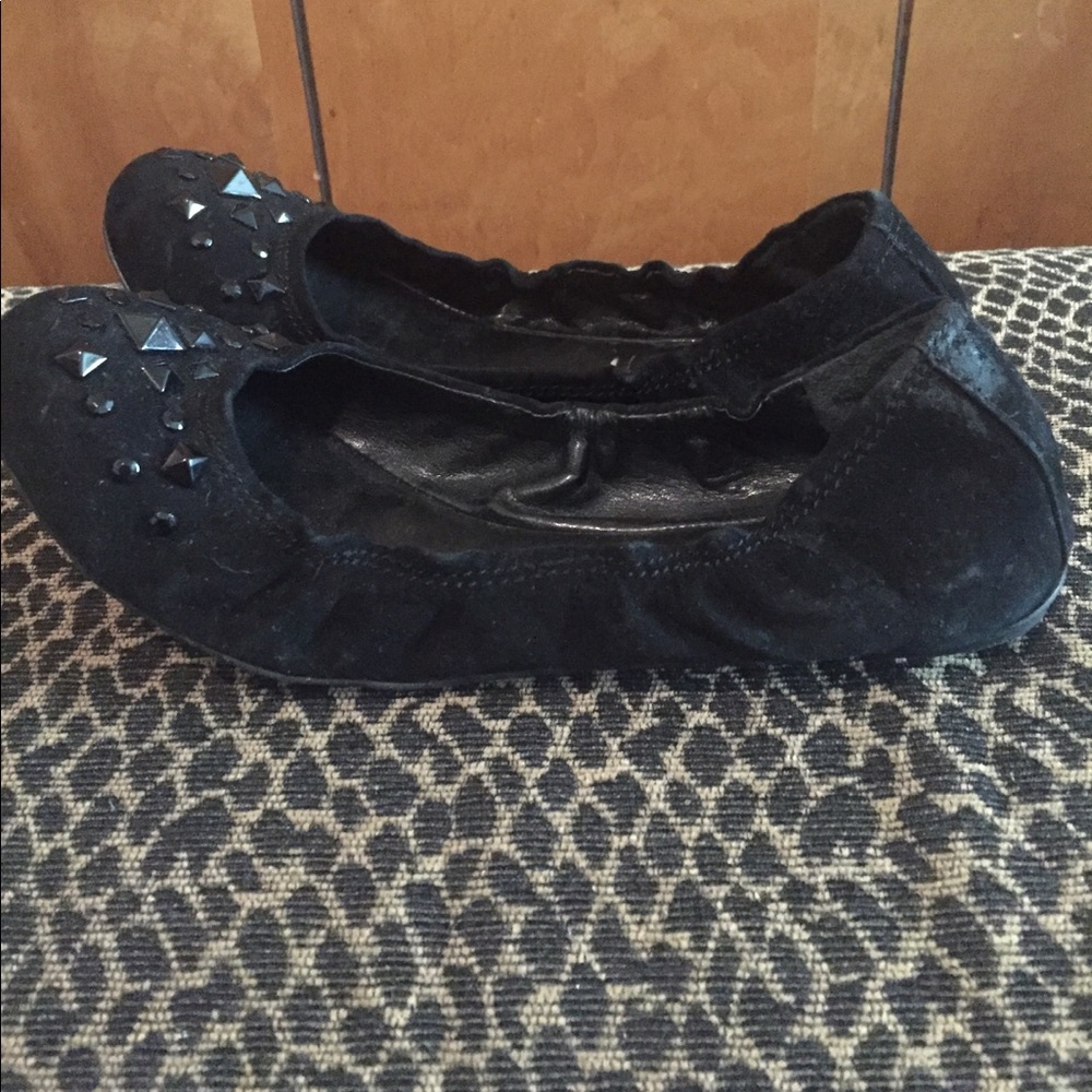 BCBGMaxazria flats