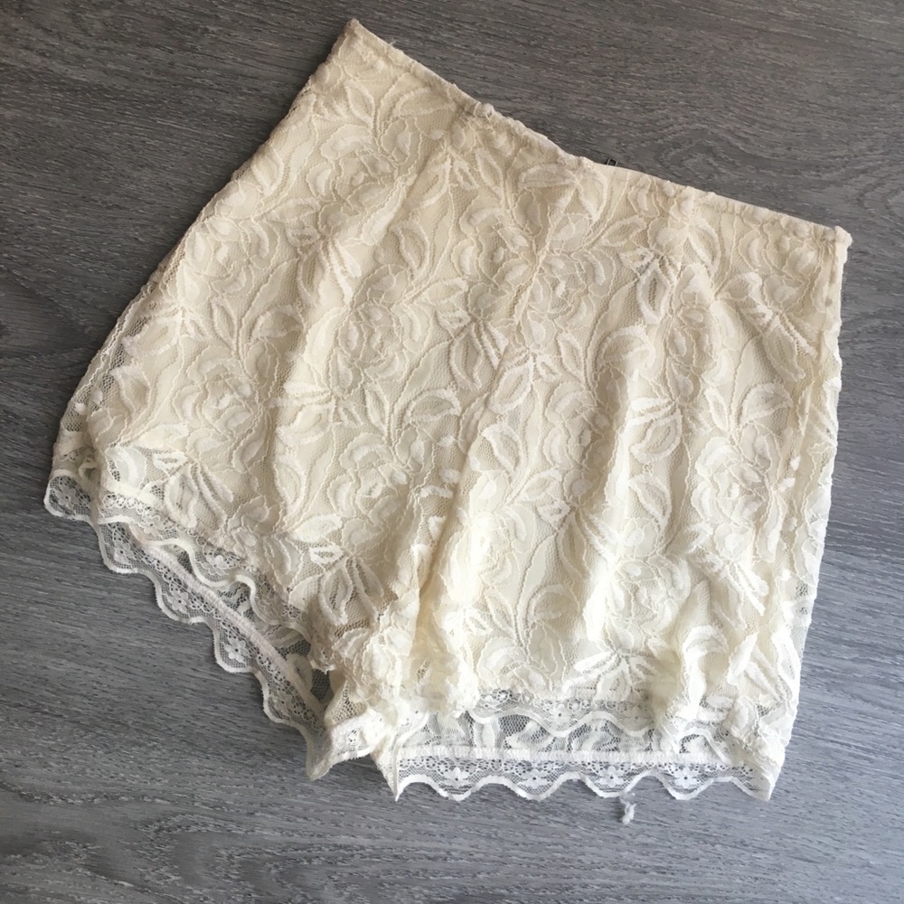 Lace High Wasted Shorts