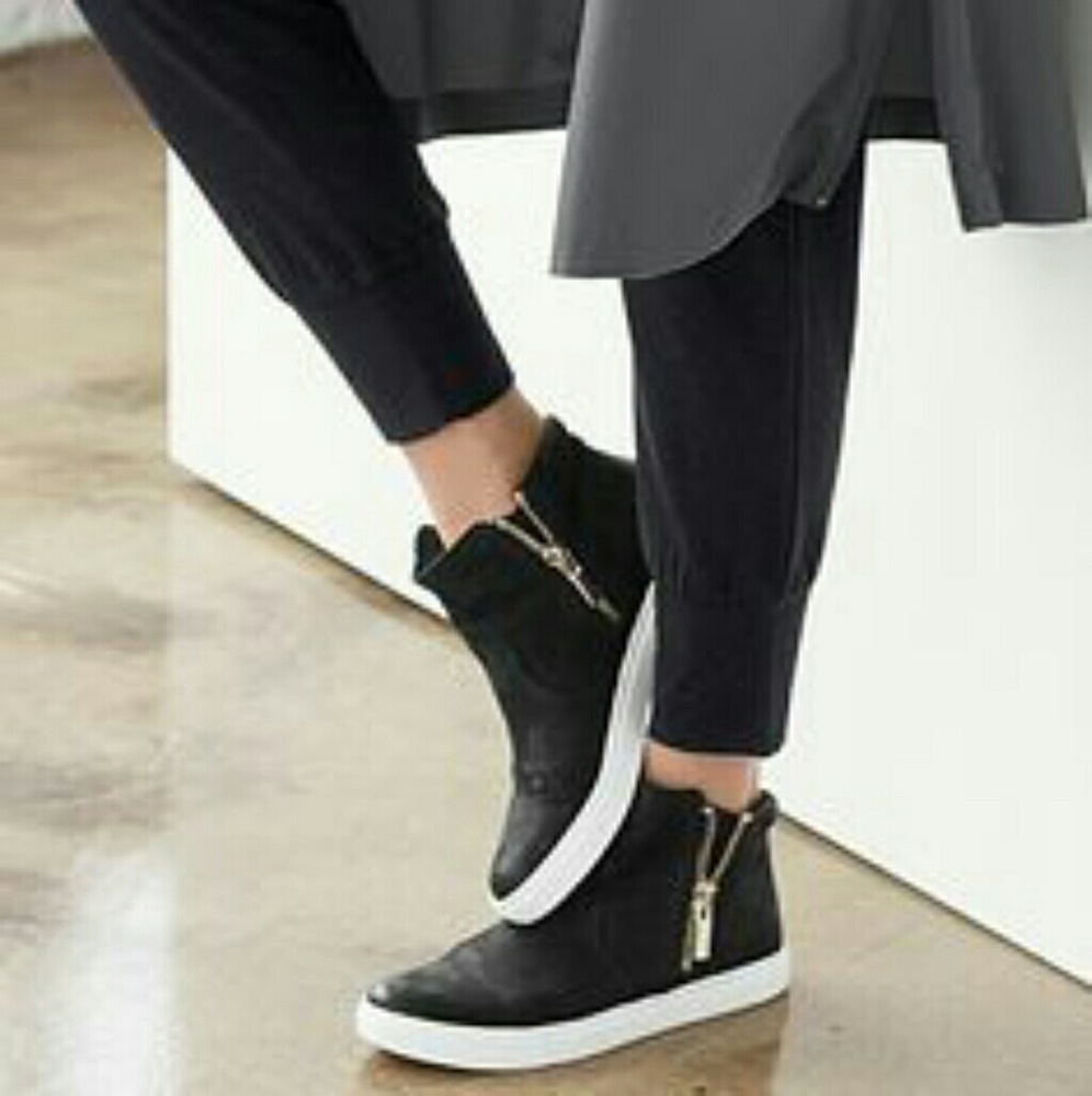 🆕Kenneth Cole Sneakers