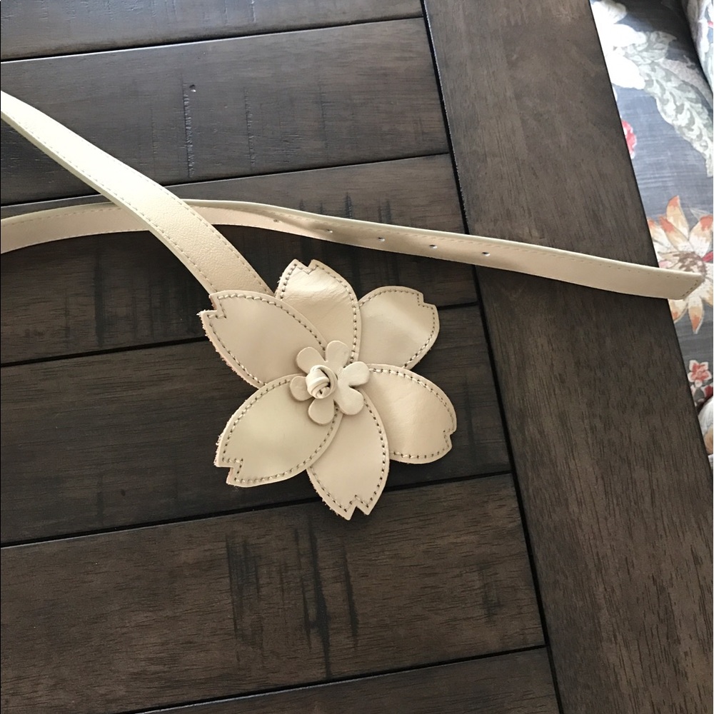 The Limited leather flower belt