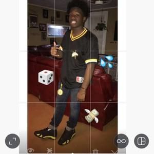 Meet your Posher, Claxton