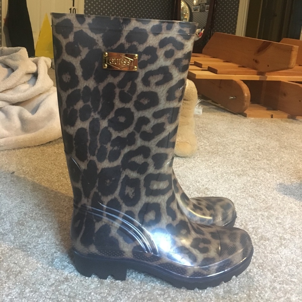 Guess rain boots