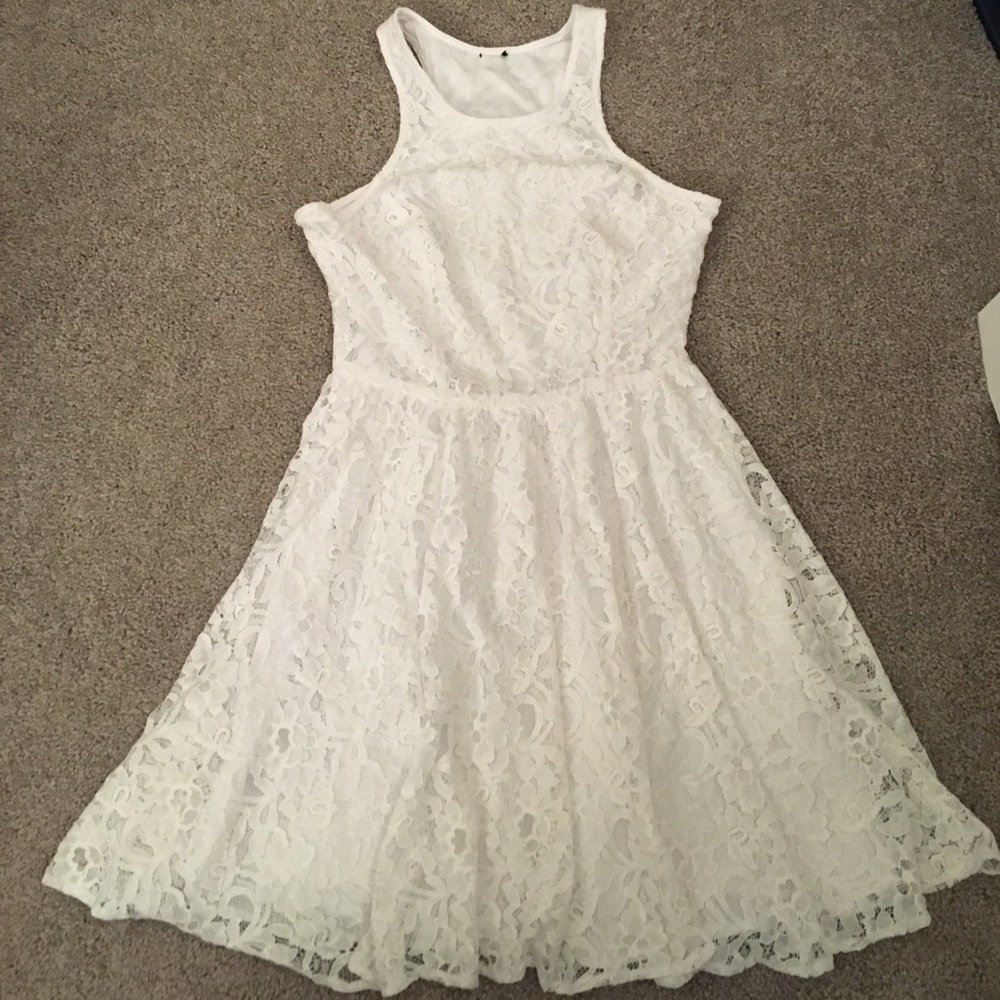 White lace Bebe dress