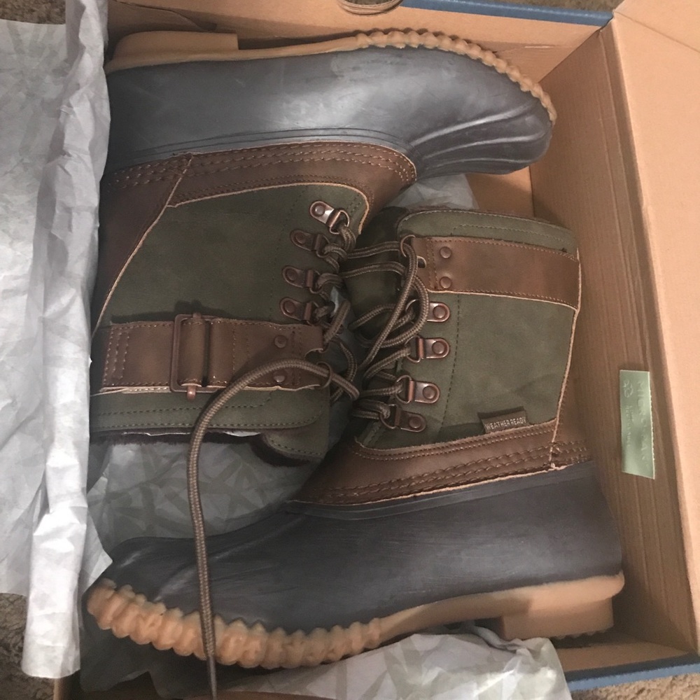 Duck boots