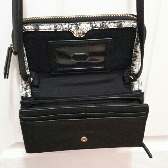 Liz Claiborne snake skin purse.  Nice - Picture 4 of 5