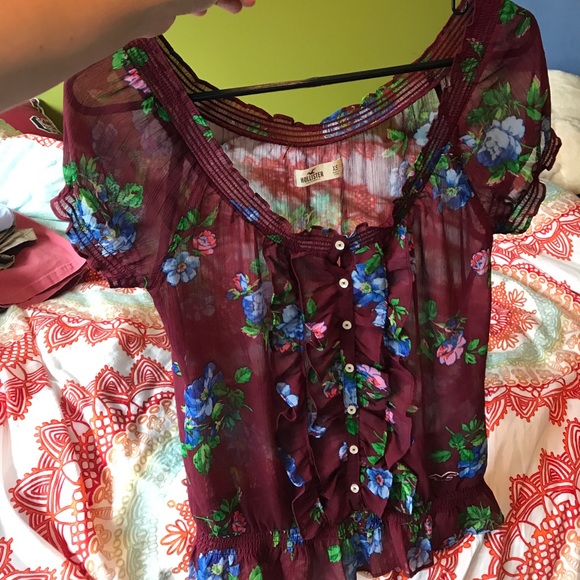 Hollister XS shirt - Picture 1 of 3