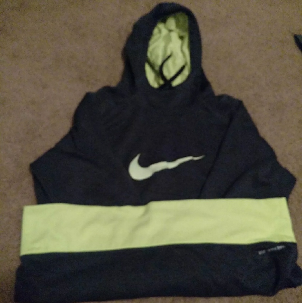 Nike Therma-Fit Hoodie