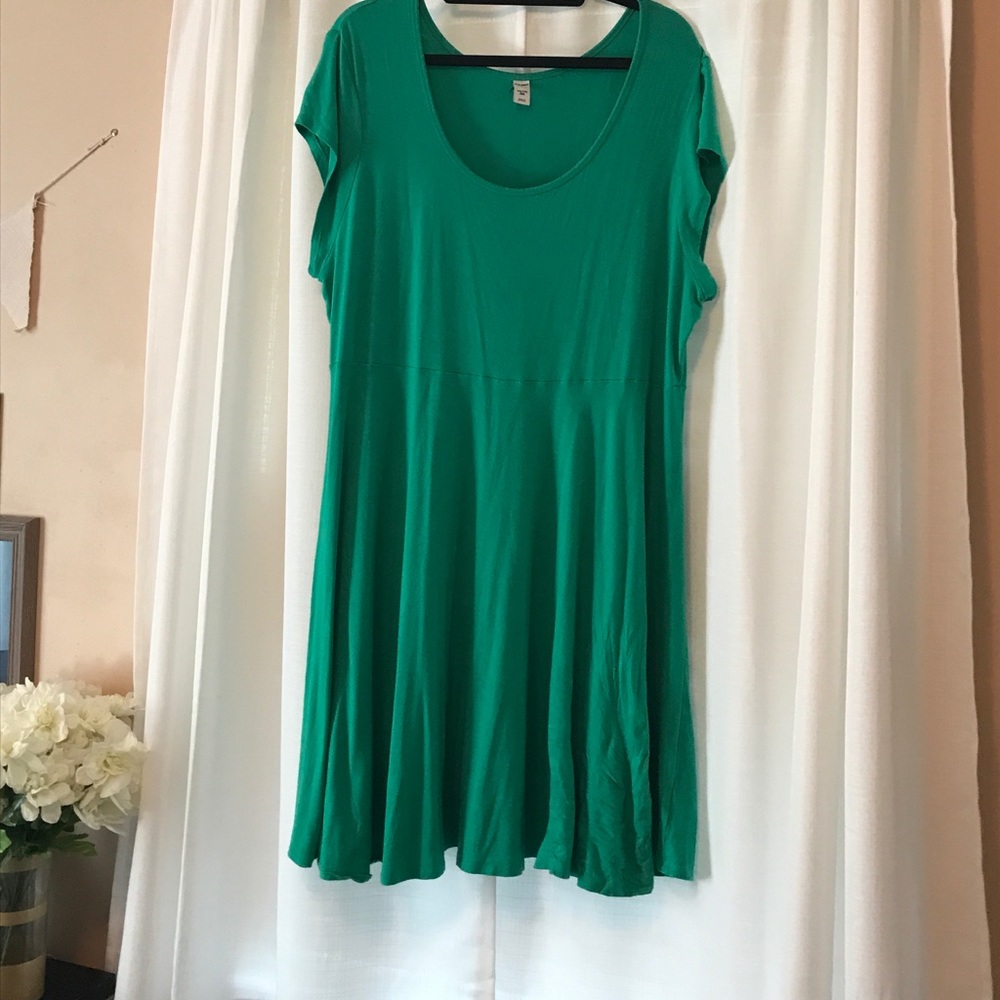 Green Scoopneck Dress 💚💚💚