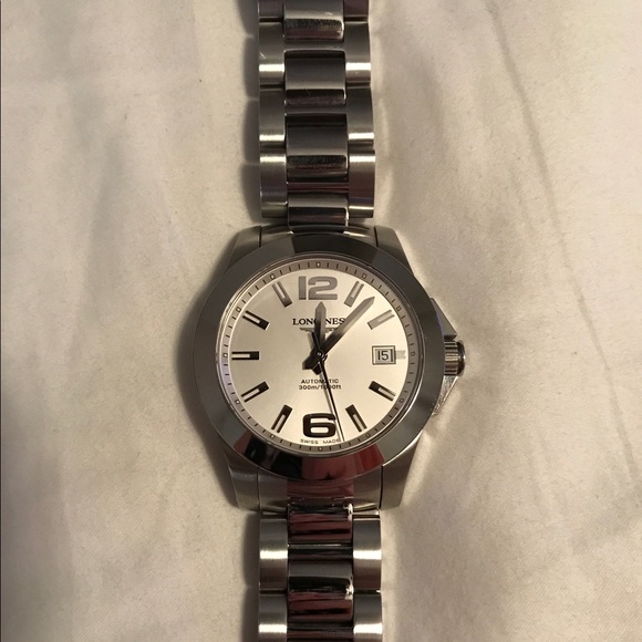 Longines Conquest Automatic with papers and box. main image 4
