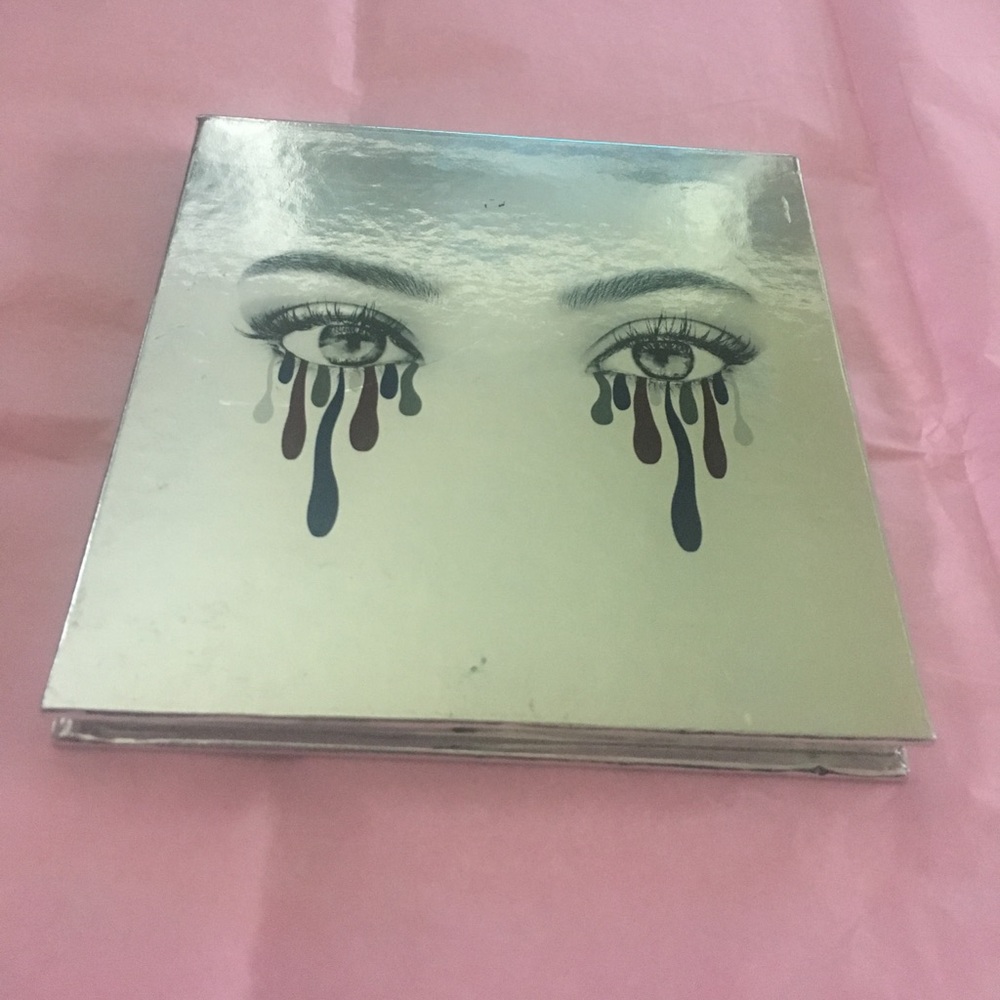 KYLIE HOLIDAY 2016 EDITION Eyeshadow Palette