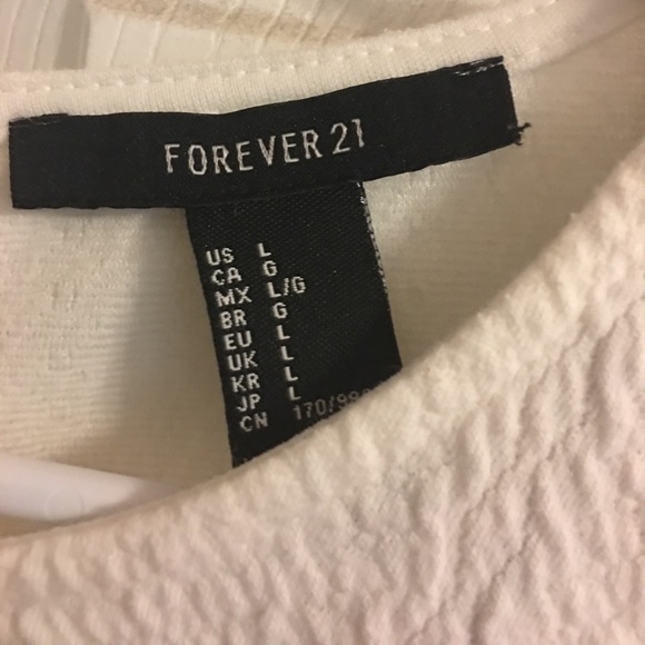 Long Sleeve Crop Top - Picture 3 of 4