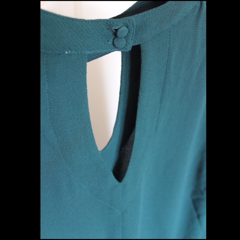 Green Blouse - Picture 2 of 3