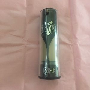 Kat Von D Lock It! Foundation