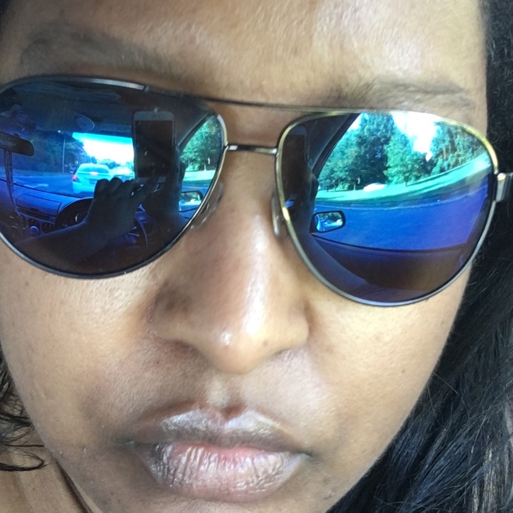 Meet your Posher, Twila