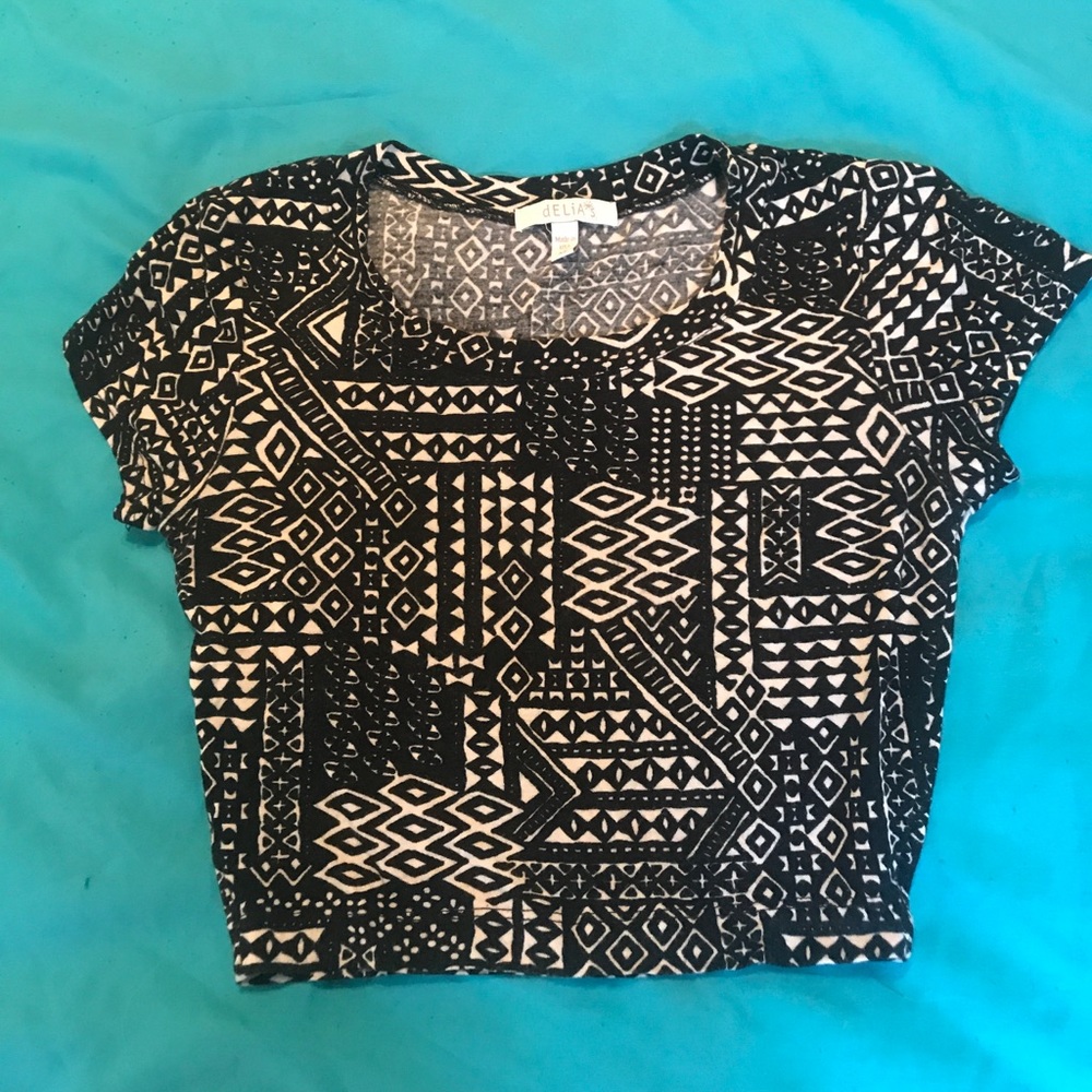 dELiA*s Aztec patten crop top