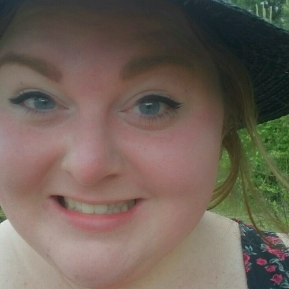 Meet your Posher, Megan - Picture 1 of 1